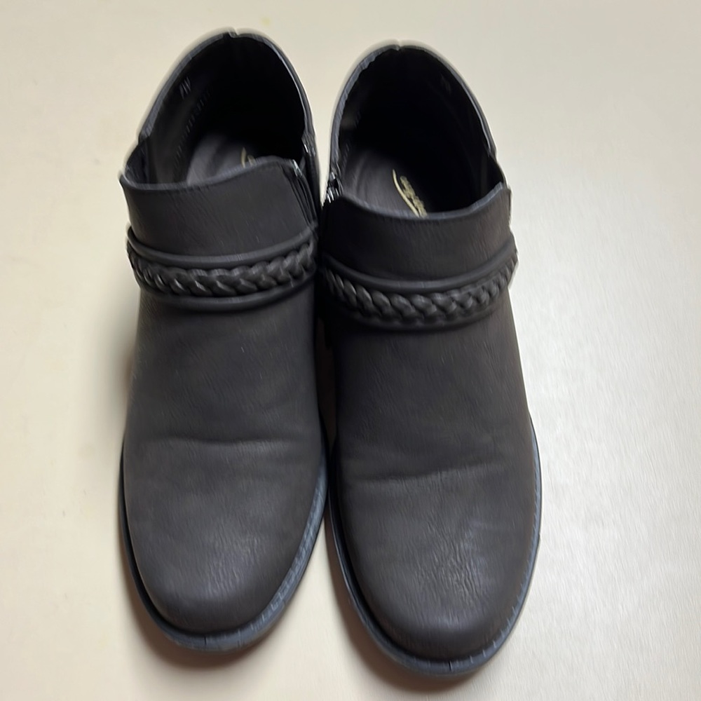 Easy Street Jalia Women's Ankle Boots
7 WIDE
